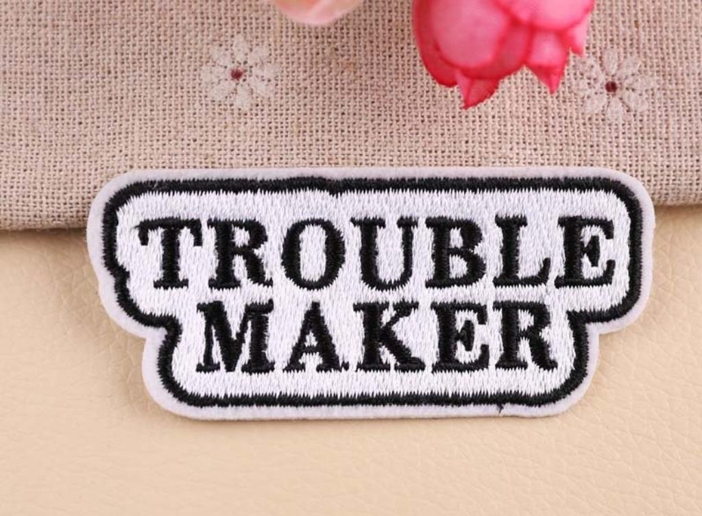 Patch biker - Trouble Maker - 61 x 29 mm, Ophalen of Verzenden, Nieuw, Hotfix applicaties