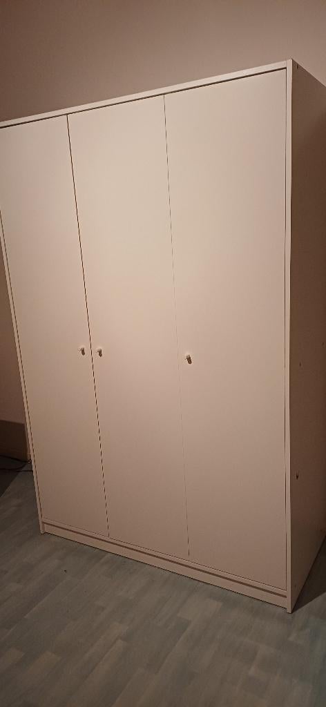 NIEUWSTAAT Kleerkast met 3 deuren merk KLEPPSTAD IKEA, Huis en Inrichting, Kasten | Kleerkasten, Ophalen, Met deur(en), 50 tot 100 cm