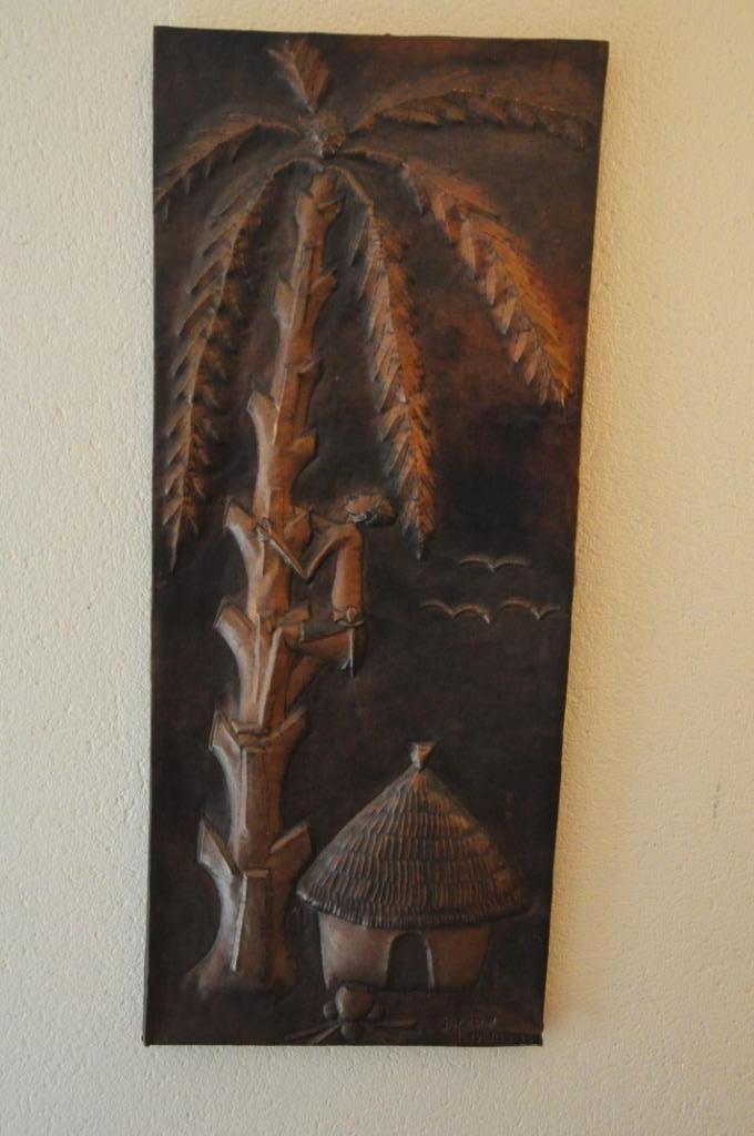 plaque en relief en cuivre frappée à la main - signée - 1924, Enlèvement ou Envoi, Cuivre