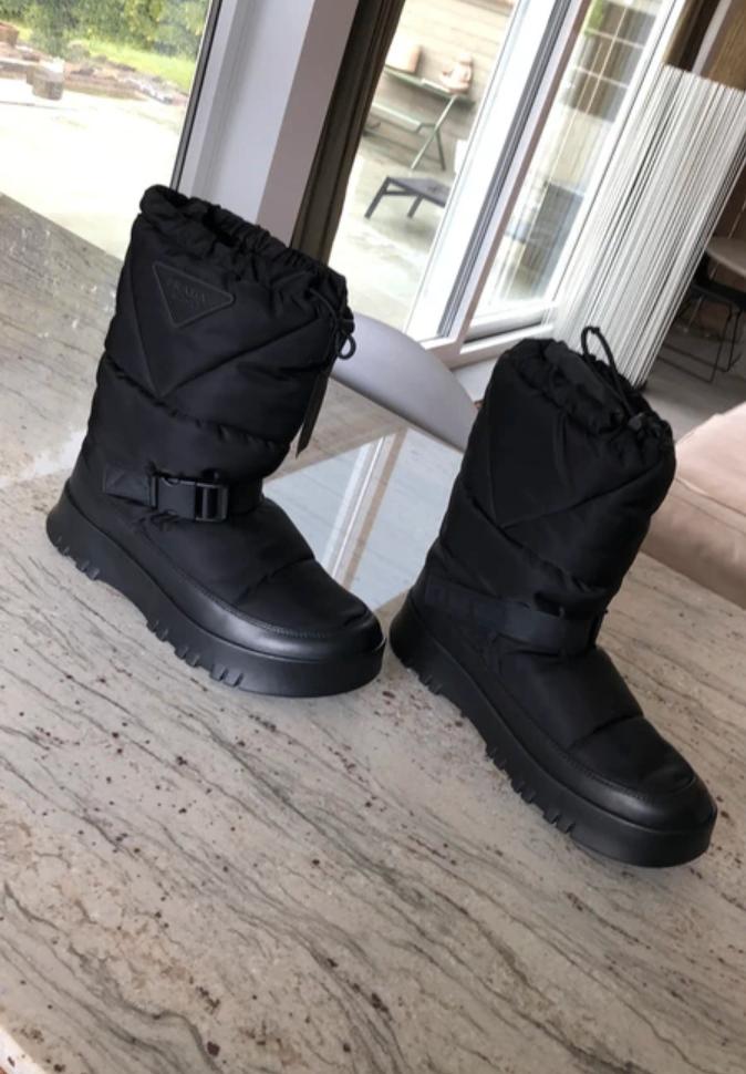 PRADA nieuwe zwarte winterlaarzen 43, Zwart, Boots, Nieuw, Ophalen of Verzenden