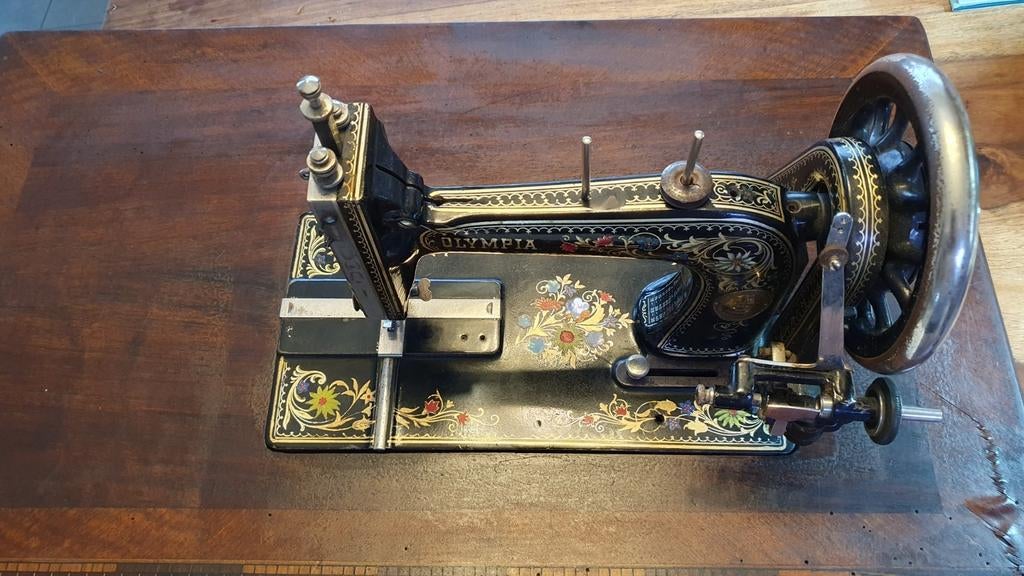 anker begin 1900 model Olympia naaimachine, Antiek en Kunst, Ophalen