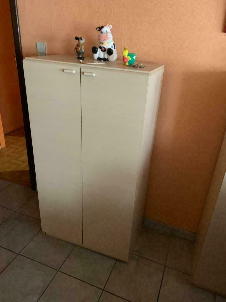 meubles deux portes sur charleroi, 25 à 50 cm, Comme neuf, 100 à 150 cm, Enlèvement