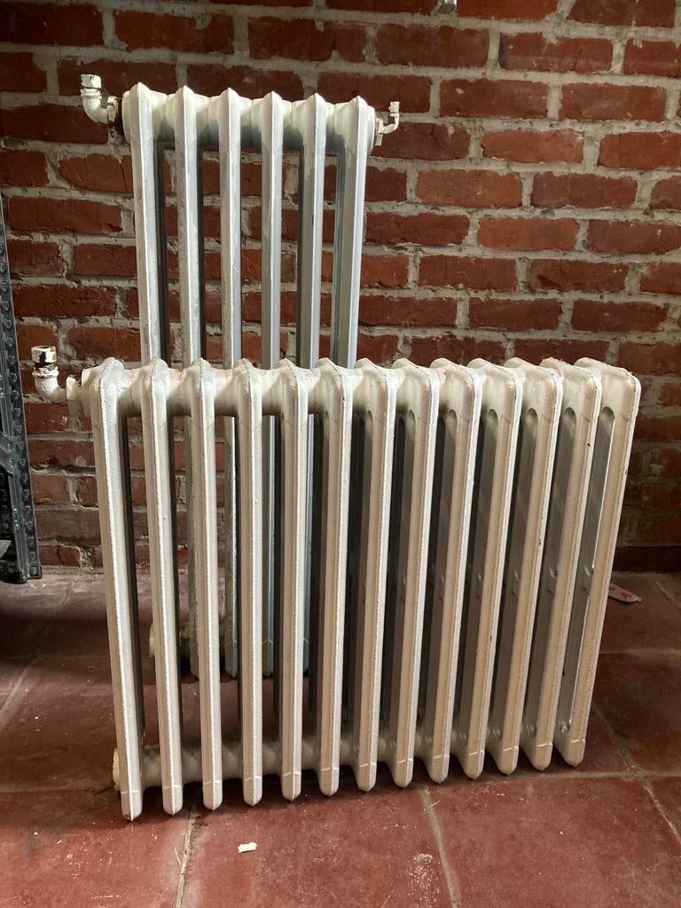 Gietijzeren radiators - 2 stuks, Doe-het-zelf en Bouw, Verwarming en Radiatoren, Ophalen, 30 tot 80 cm, Gebruikt, Radiator