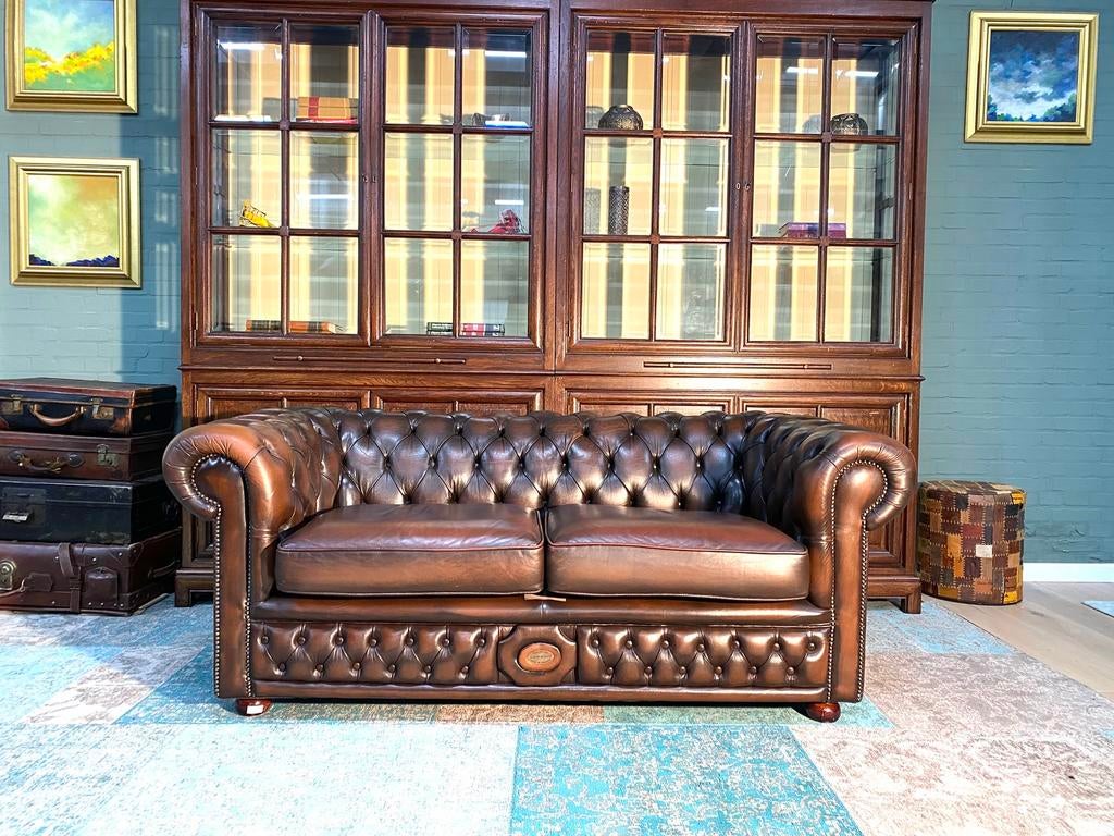 Prachtoge Engelse Chesterfield 2.5 zit zetel bruin, Ophalen of Verzenden, Leer