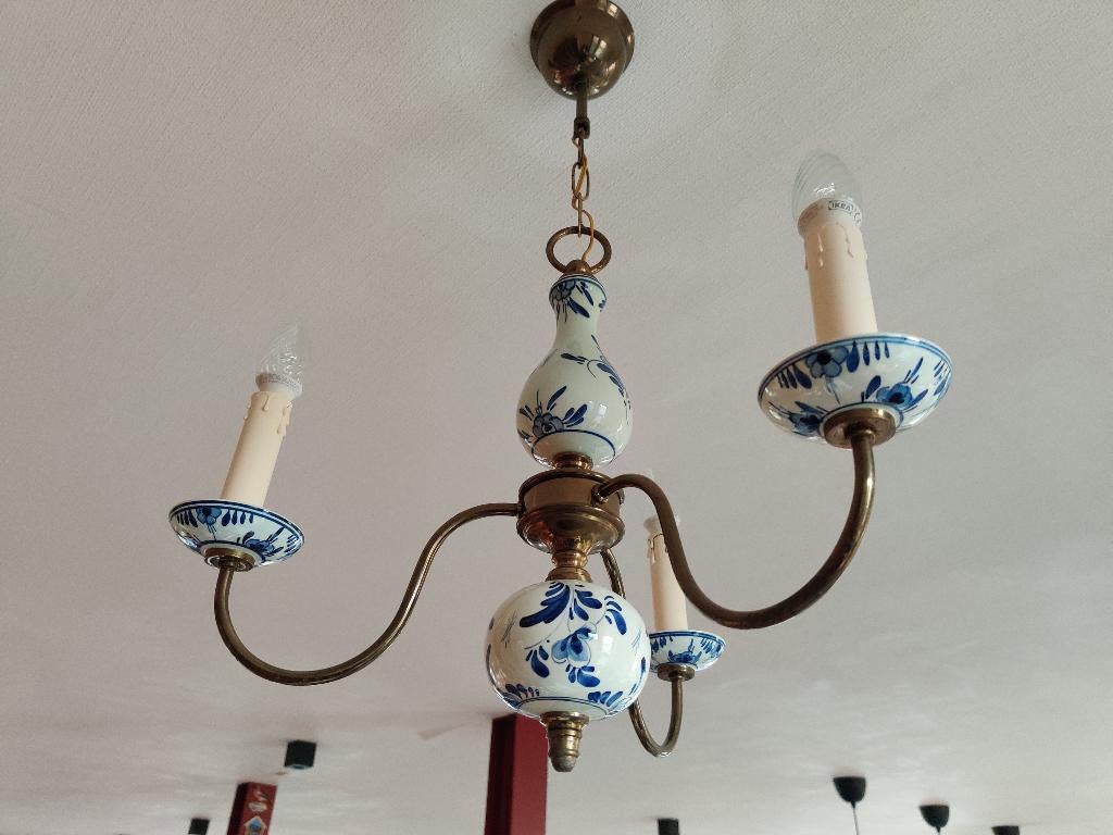 wit-blauwe porseleinen luster, Ophalen