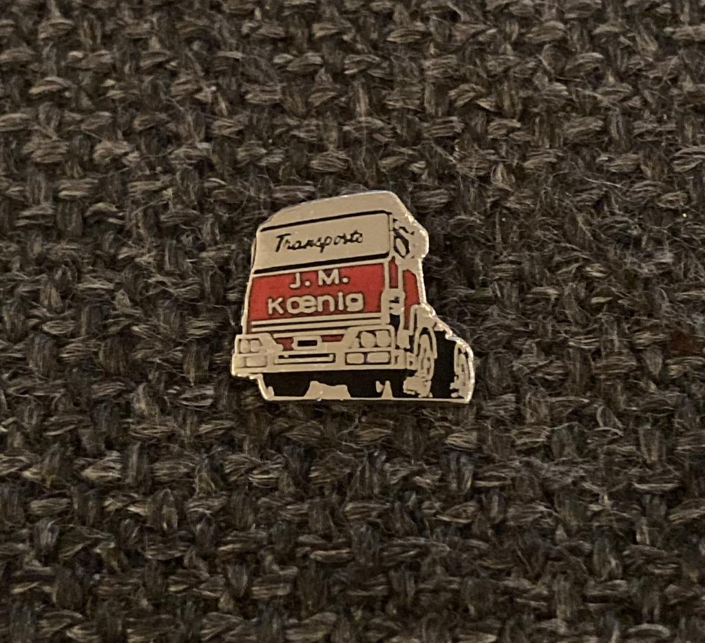 PIN - J.M. KOENIG - TRANSPORT - TRUCK - CAMION, Envoi, Utilisé, Transport, Insigne ou Pin's