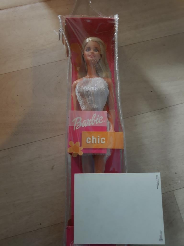 Barbie 'Chic' encore neuve dans son emballage, Enlèvement ou Envoi, Comme neuf