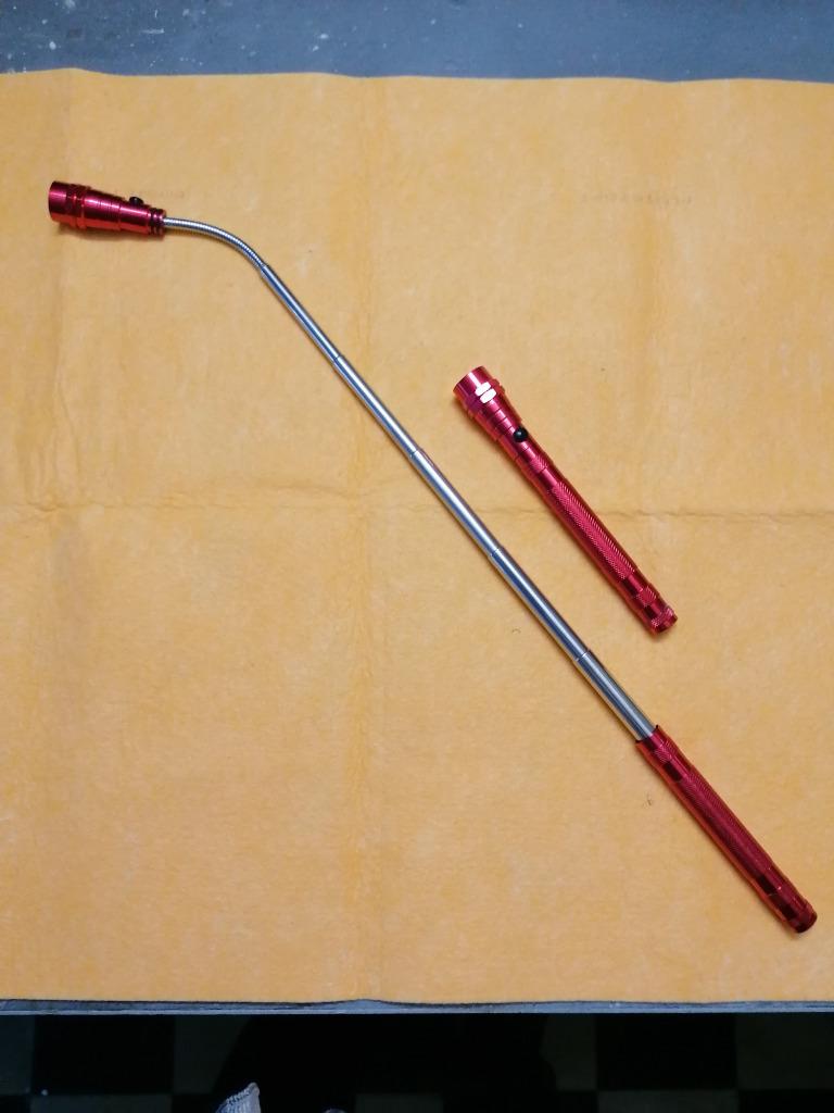 Petite torche rétractable avec lampe sur flexible., Enlèvement ou Envoi, Neuf, Moins de 50 watts, Lampe