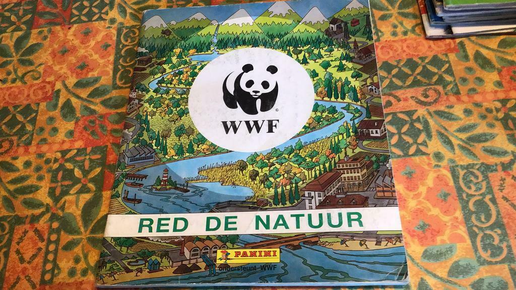 Red de natuur (s), Ophalen of Verzenden, Gelezen, Panini, Plaatjesalbum