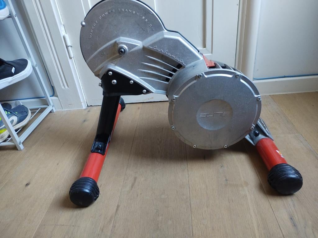 Elite Turbo Muin Hometrainer – Stil, Soepel en Krachtig, Gebruikt