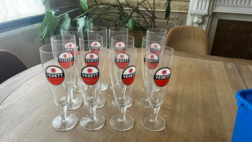 12 identieke Vedett glazen 33cl, Verzamelen, Ophalen, Zo goed als nieuw