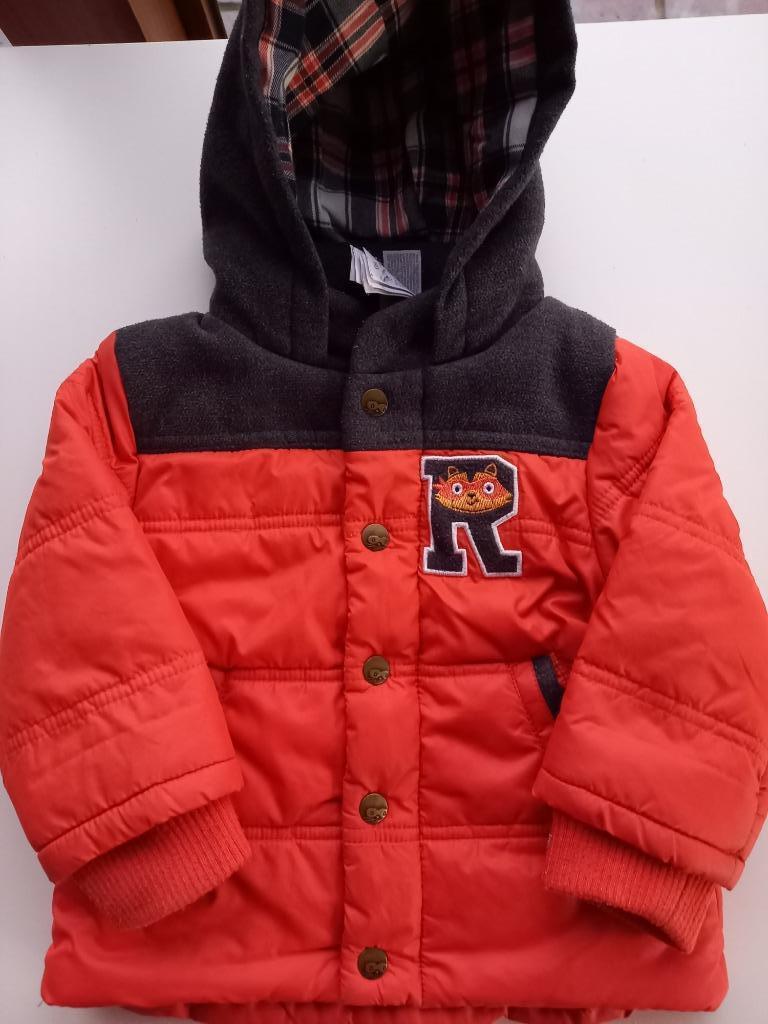 Nieuwstaat, zeer mooi warm jasje maat 80 jongen, gevoerd, Babyclub, Ophalen of Verzenden, Zo goed als nieuw, Jasje