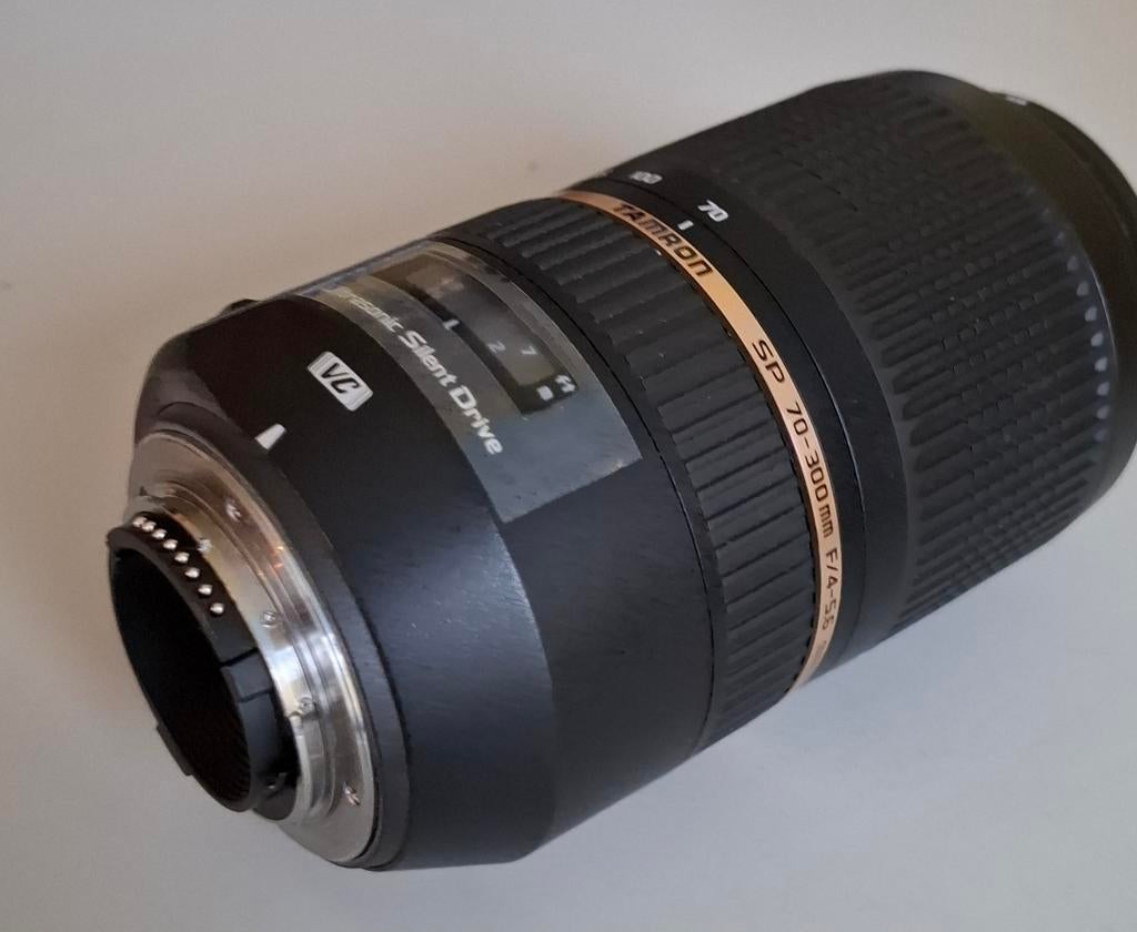 Objectif TAMRON 70-300mm f/4-5.6, Audio, Tv en Foto, Foto | Lenzen en Objectieven, Ophalen, Zo goed als nieuw