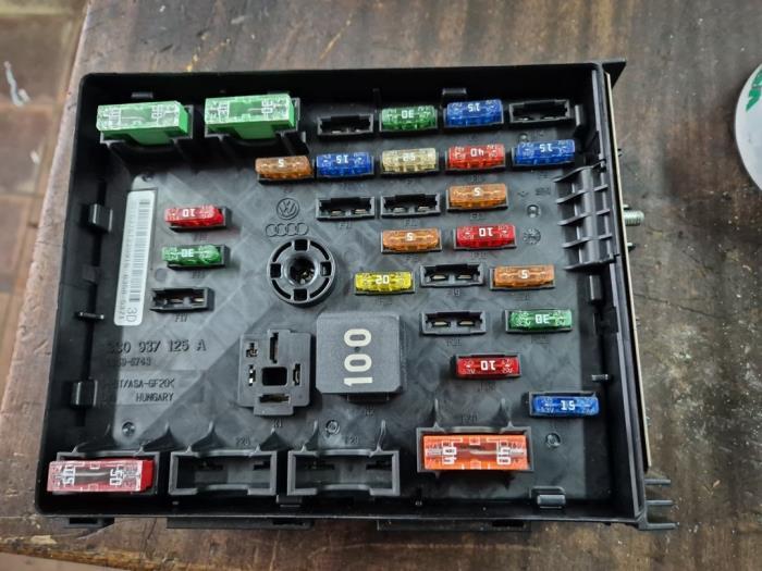 Boîte à fusibles d'un Volkswagen Tiguan, Enlèvement ou Envoi, 3 mois de garantie, Utilisé, Volkswagen
