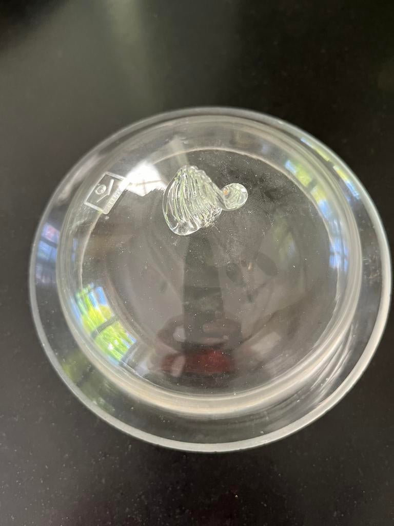 Boter of kaasstolp in glas, Ophalen