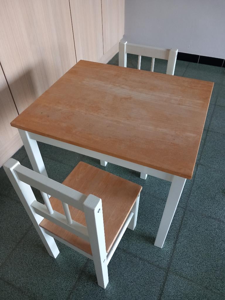 kinder tafeltje + 2 stoeltjes, Ophalen, Gebruikt, Tafel(s) en Stoel(en)