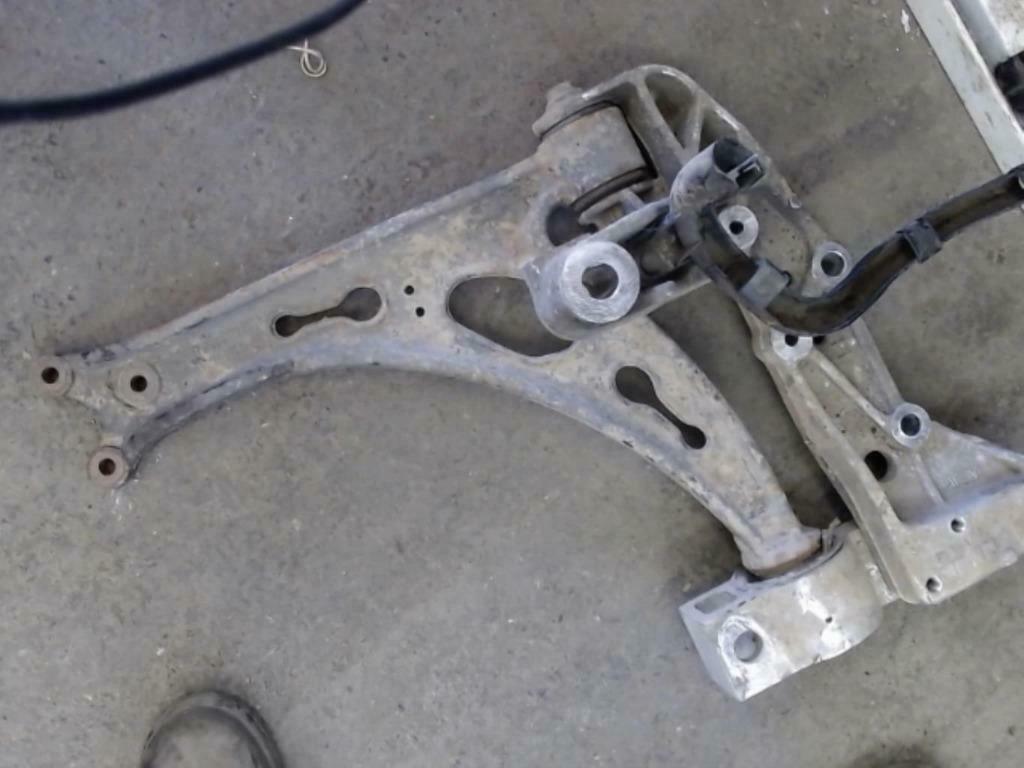 triangle  gauche audi A3 8p, Autos : Pièces & Accessoires, Freins & Transmission, Audi, Utilisé, Enlèvement ou Envoi