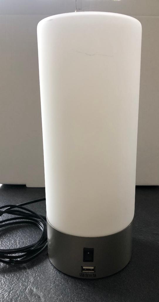 Ledlamp met USB oplaadstation ( 2 stuks ), Ophalen, Zo goed als nieuw, Design