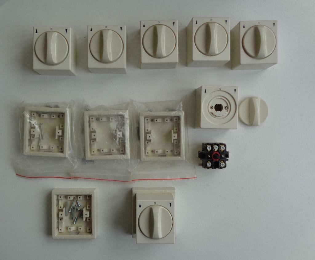 Somfy opbouw draaischakelaar+grondplaat crème voor rolluik o, Ophalen of Verzenden, Nieuw, Crème ou Beige