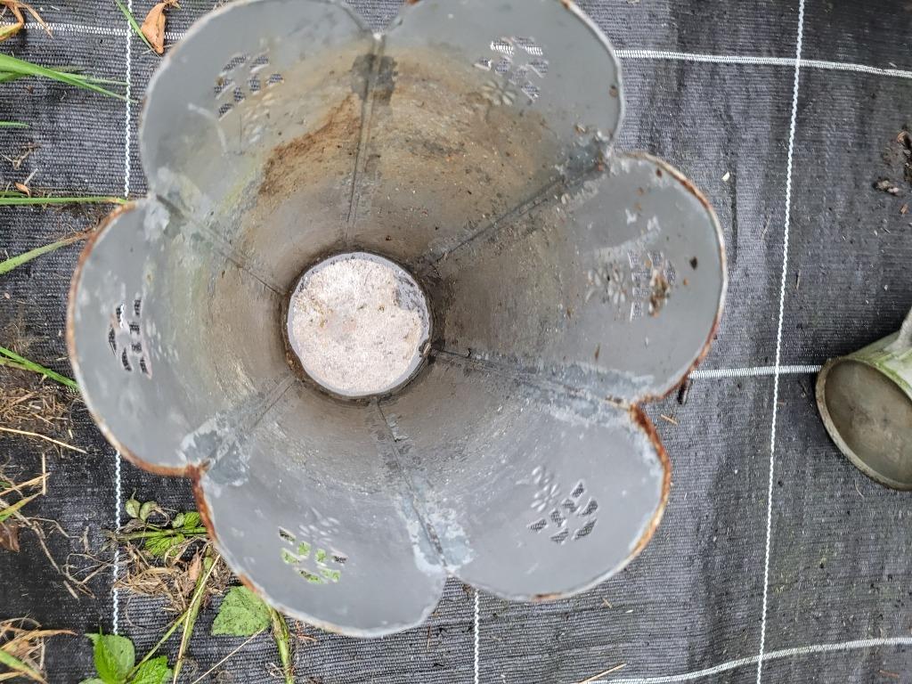 zinken bloempot, Ophalen, Overige materialen, Gebruikt, Balkon