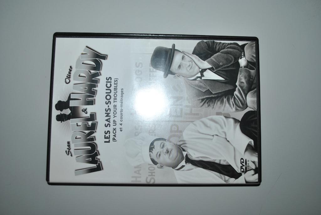 DVD Laurel/Hardy "Sans souci" Langues anglais/français, Envoi, Comme neuf