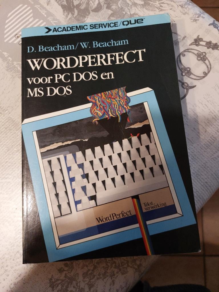 Wordperfect voor PC DOS en MS DOS, Ophalen of Verzenden, Zo goed als nieuw, Programmeertaal of Theorie, Diverse auteurs