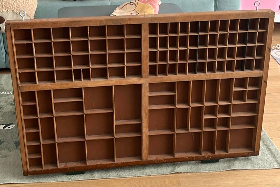 Hangkast achter kant zelf geschilderd, Antiek en Kunst, Ophalen