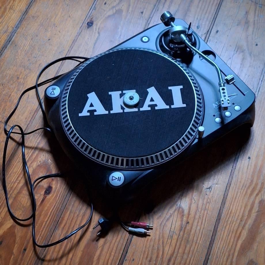 Platine vinyle AKAI BELT Drive, TV, Hi-fi & Vidéo, Tourne-disques, Tourne-disque, Comme neuf, Enlèvement, Réglage pitch