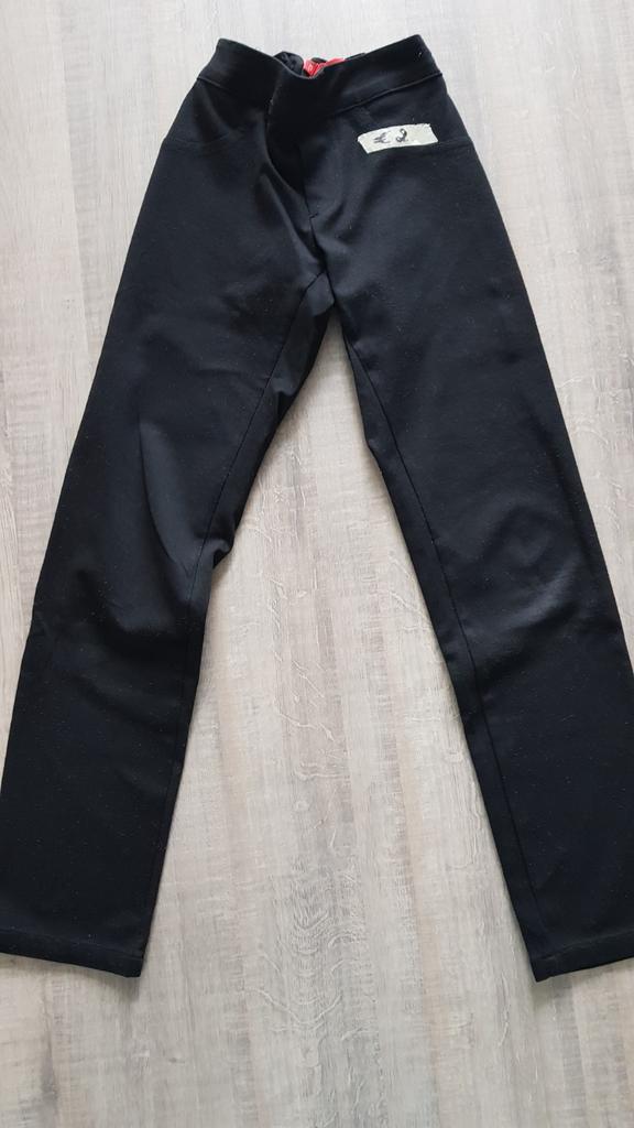 broek Iko zwart maat XS, Kinderen en Baby's, Broek, Gebruikt, Meisje, Ophalen of Verzenden