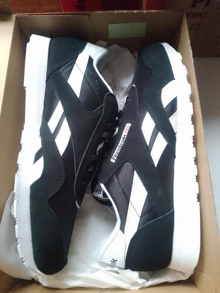 nieuw 44.5 reebok classic nylon in doos, Vêtements | Hommes, Chaussures, Neuf, Reebok, Baskets, Noir