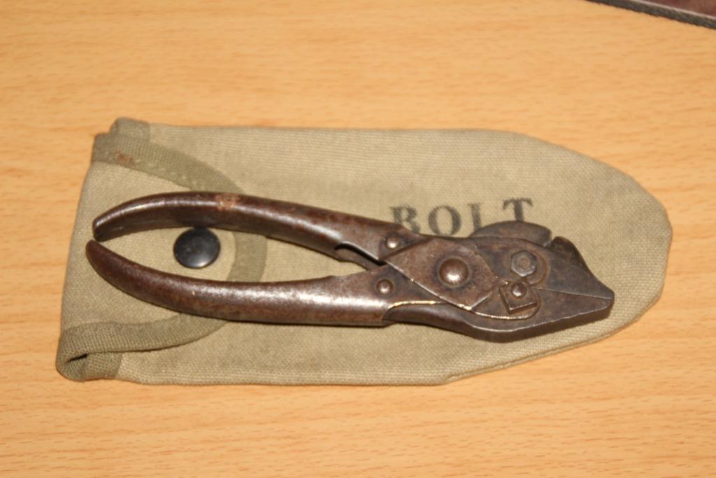 US WW2 Bernard-tang + OD3 "Bolt"-hoesje, Verzenden, Landmacht, Kleding of Schoenen