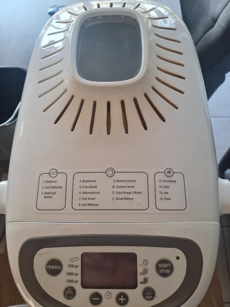 MACHINE À PAIN, Electroménager, Machines à pain, Utilisé, Avec minuteur, 800 à 1200 grammes de pâte, Fenêtre transparente, Plus de 10 programmes