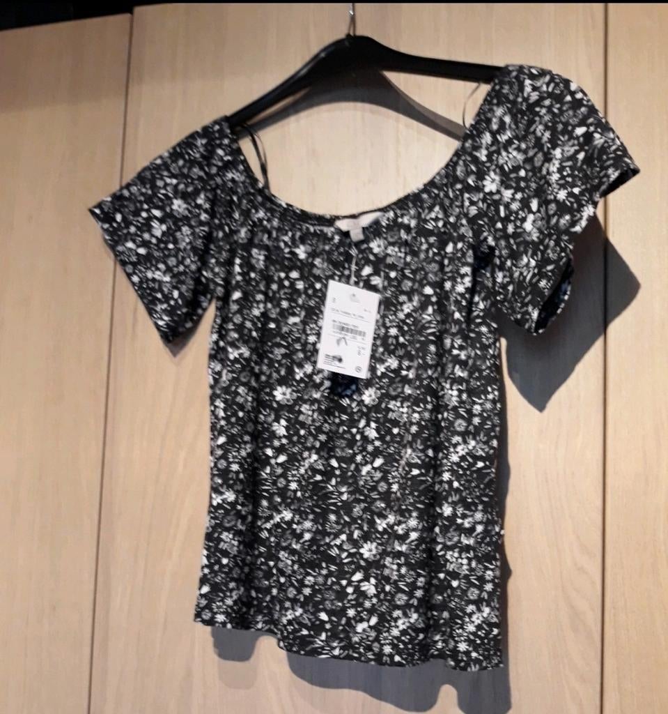 Zwarte off the shoulder top met bloemetjes, Kleding | Dames, Ophalen of Verzenden, Zo goed als nieuw, Maat 36 (S)