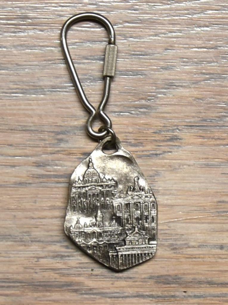 médaille porte-clés anniversaire 1975, Collections, Religion, Envoi, Utilisé, Autres types, Christianisme | Catholique