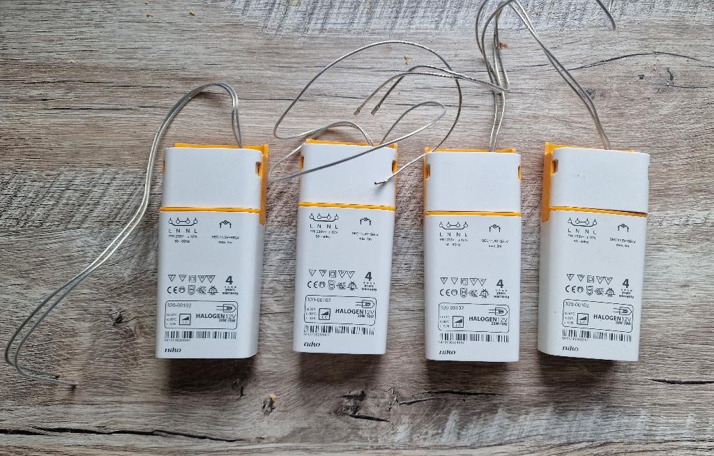 Niko omvormer 220-230V naar 12V / 20-70W, Enlèvement ou Envoi, Comme neuf, Autres types