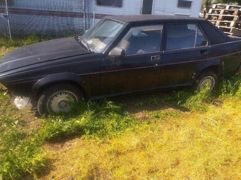 Alfa romeo 75 turbo a restaurer, Autos, Achat, 155 kW, Boîte manuelle, Alcantara