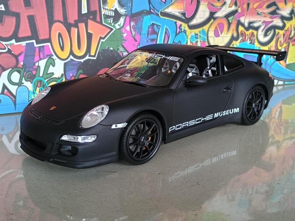 Porsche 911 GT3 RS Porsche Museum 1/18 --NIEUWSTAAT--, Ophalen of Verzenden, Zo goed als nieuw, Auto, Welly