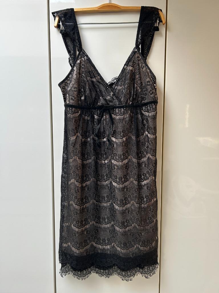 Top Studio zwarte kanten jurk - maat M, Kleding | Dames, Maat 38/40 (M), Zwart, Ophalen of Verzenden, Zo goed als nieuw