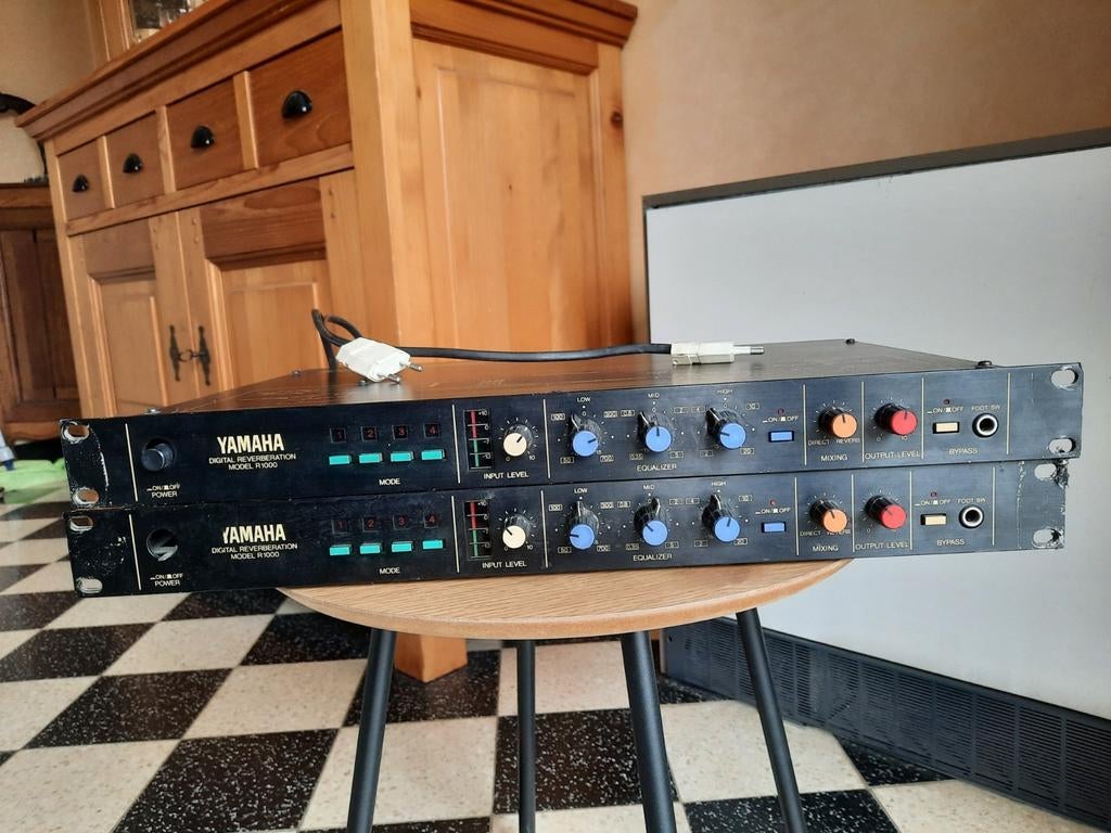 2 YAMAHA digital réverbération model R 1000, Audio, Tv en Foto, Professionele apparaten, Ophalen, Gebruikt