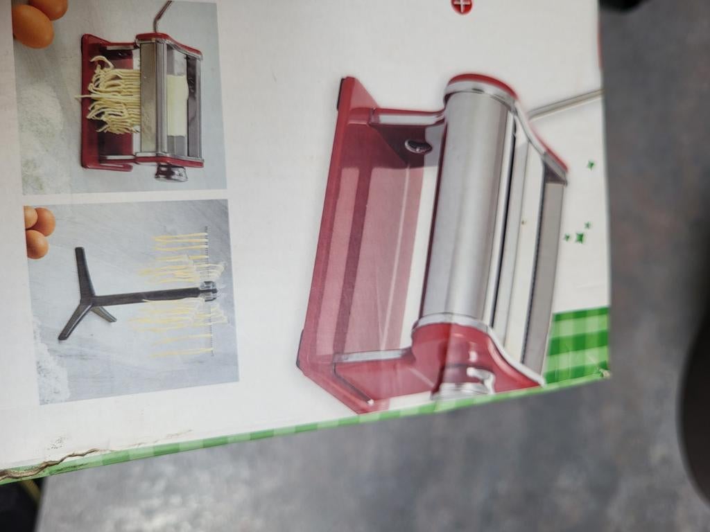 Pates fraîche coffret de couleur rouge, Electroménager, Enlèvement