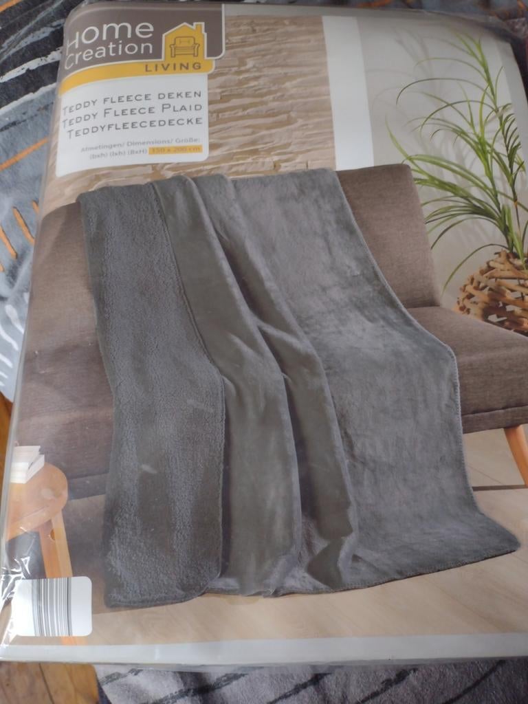 Plaid neuf 150 x 200 cm gris, Enlèvement ou Envoi