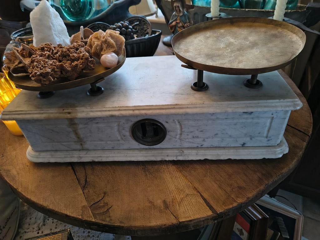 Brocante marmeren weegschaal met koperen schalen Napoleon II, Ophalen