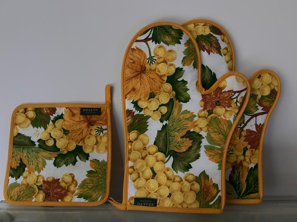 2 gants de cuisine et 1 manique NEUFS, Enlèvement, Neuf, Jaune, Autres types