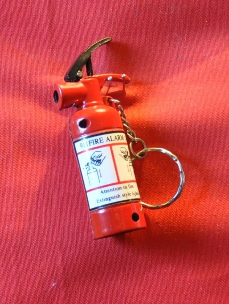 briquet extincteur porte clé, Collections, Enlèvement ou Envoi, Utilisé, Briquet