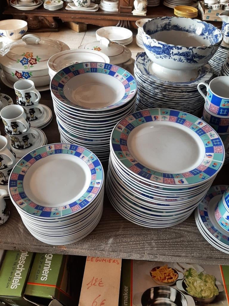 Lot de 54 assiettes en porcelaine, Enlèvement, Porcelaine