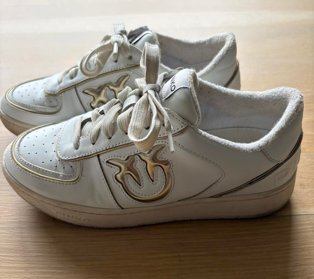 Witte sneakers van Pinko, Wit, Ophalen of Verzenden, Zo goed als nieuw, Sneakers