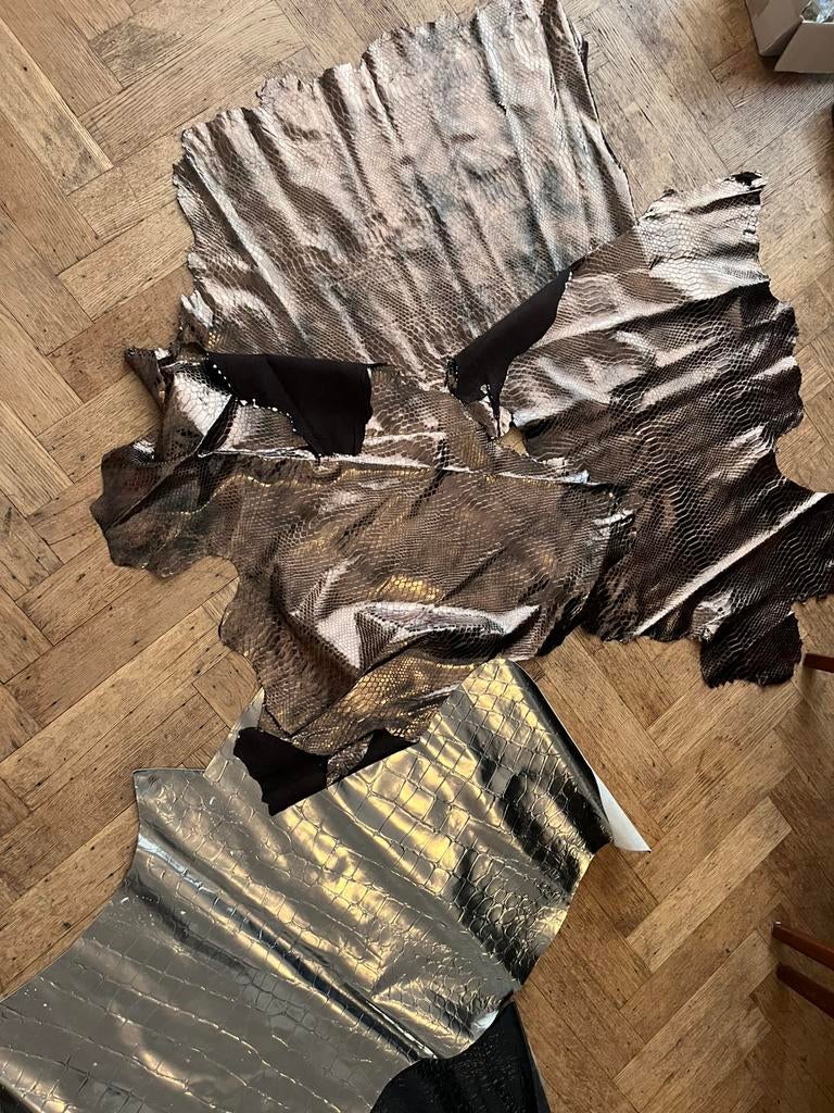 Lot peaux cuir facon crocodile serpent cuivre bronze metal, Enlèvement ou Envoi, Neuf