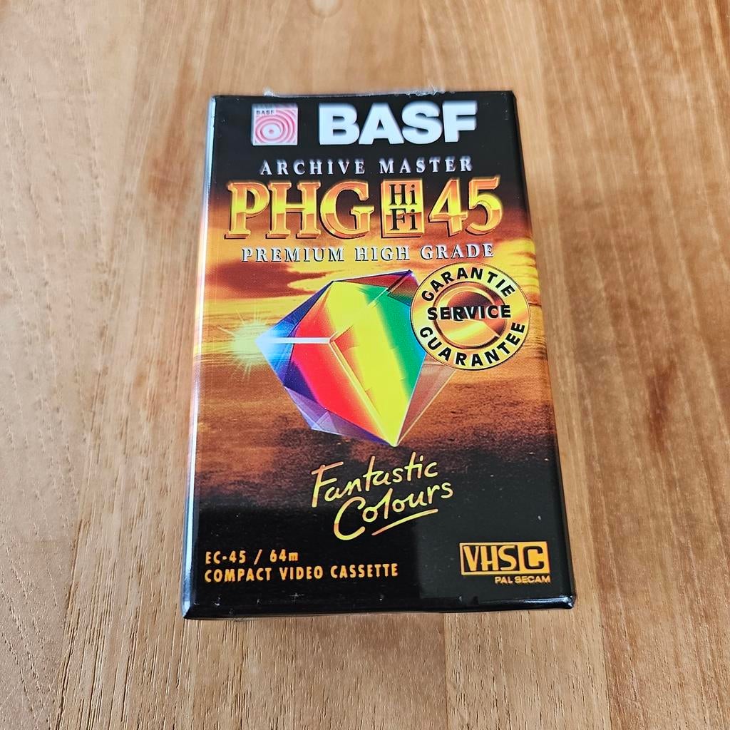 BASF PHG 45min VHS-C compact video cassette, Ophalen of Verzenden, Zo goed als nieuw