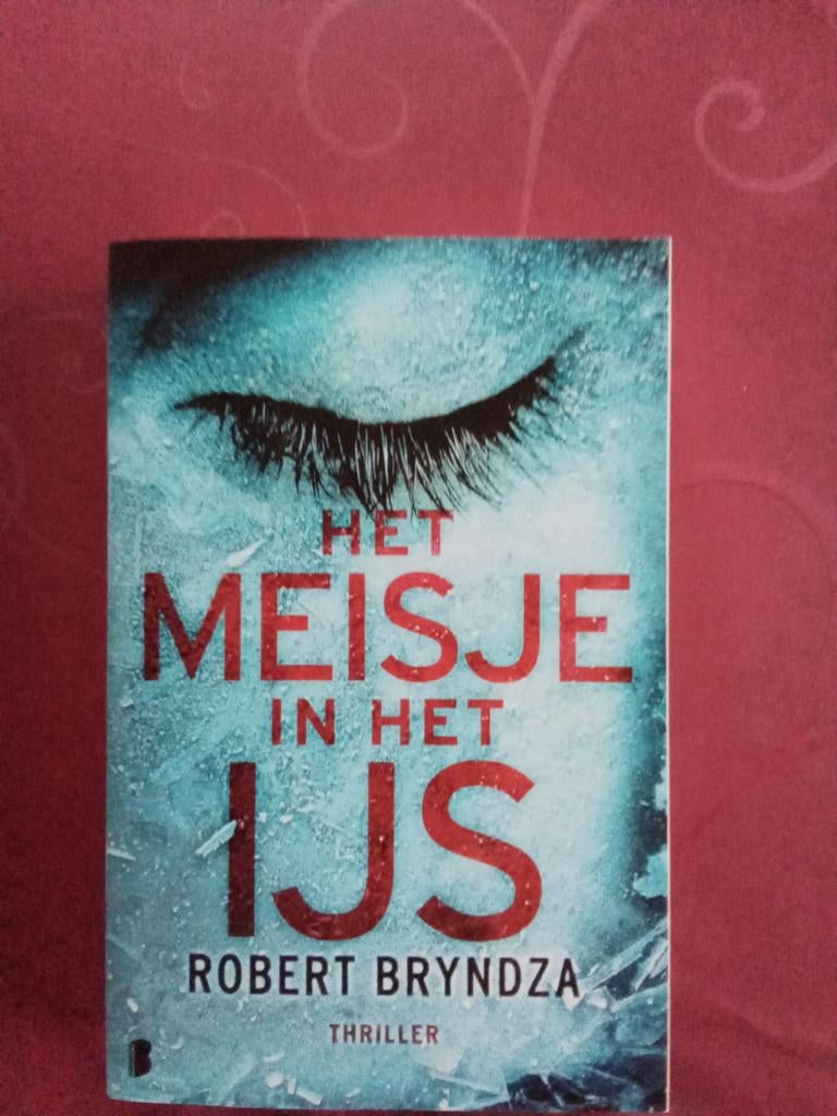 Robert Bryndza. Het meisje in het ijs, Boeken, Ophalen of Verzenden, Zo goed als nieuw, Robert Bryndza