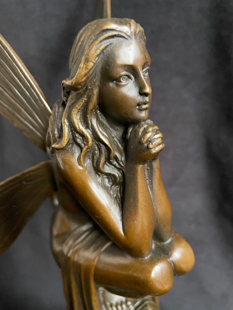 Bronzen meisje/elf zittend in maan gesigneerd groot brons, Ophalen of Verzenden